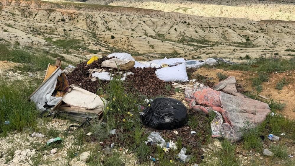 Adıyaman Şanlıurfa Yolunda Çevre Kirliliği 1