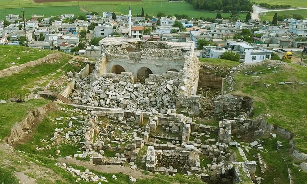 Depremde Hasar Gören Tarihi Iç Kale Camii Restorasyon Bekliyor 1