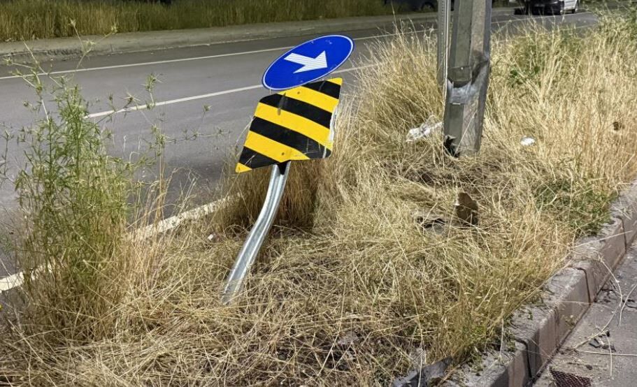 Diyarbakır'da Halk Otobüsü Ile Otomobil Çarpıştı 2 Ölü, 5 Yaralı 13