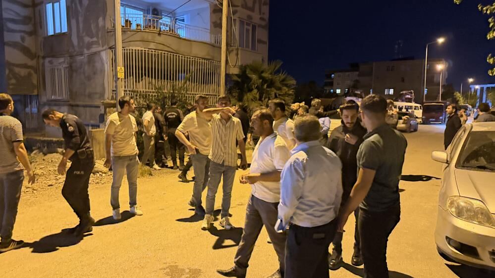 Ev Sahibi Ile Kiracı Arasında Bıçaklı Sopalı Kavga 11 Yaralı 1