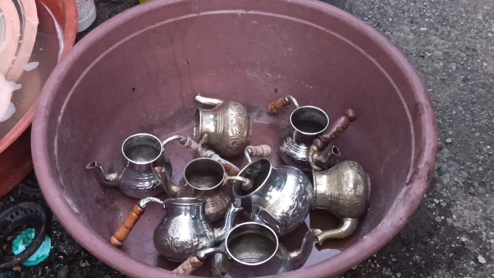 Alın Teriyle Geçim Karı Koca Kalaycılıkla Ekmeklerini Kazanıyor 1
