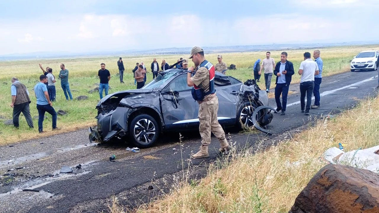Diyarbakır'da Nişan Dönüşü Facia 2'Si Kazada; 1'I Kalp Kriziyle Öldü Ölenlerin Isimleri Belli Oldu-1