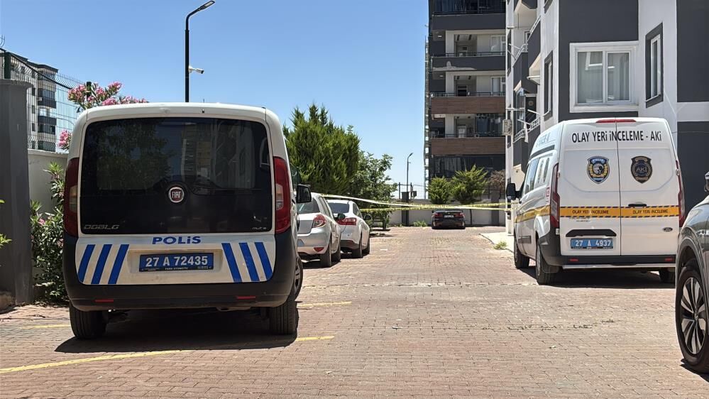 Kucağına Aldığı Çocuğuyla 8'Inci Kattan Atladı Anne Öldü, Çocuk Ağır Yaralandı 1
