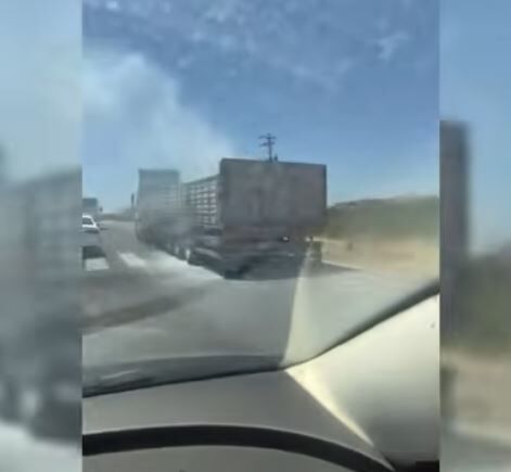 Diyarbakır'da Seyir Halindeki Kamyon Alevlere Teslim Oldu-1