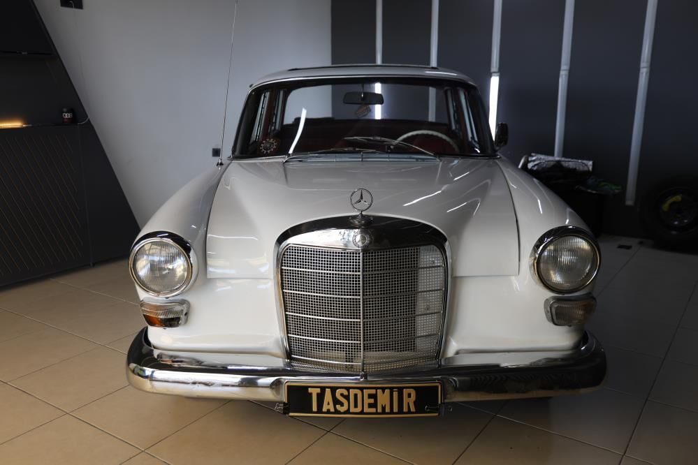 Elazığ'da 1967 Model Klasik Mercedes'e Gözü Gibi Bakıyor 1