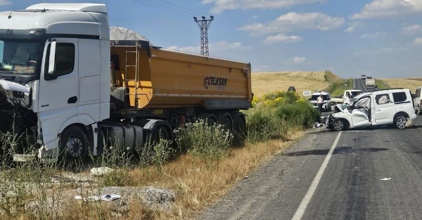 Muş'ta Feci Kaza 2 Ölü, 2 Yaralı 3