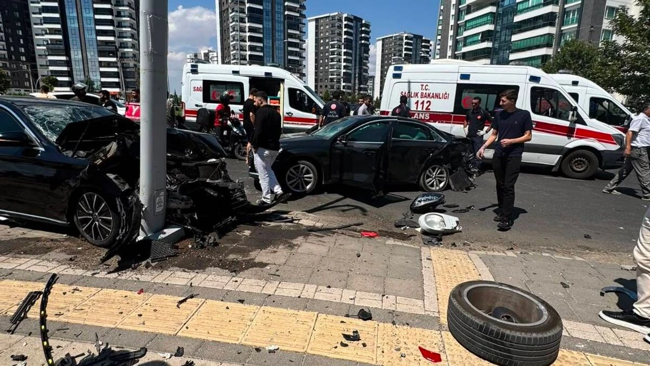 Diyarbakır'da 2 otomobil çapıştı: Ölen kişinin adı belli oldu