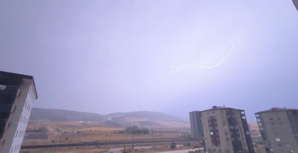 Gaziantep'te Şimşek Fırtınasının Ardından Şiddetli Yağış 1