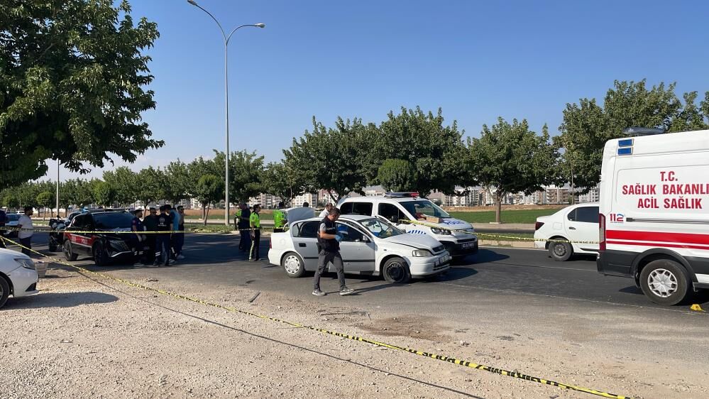 Otomobile Kurşun Yağdırıldı Bir Ölü, 5 Gözaltı 1