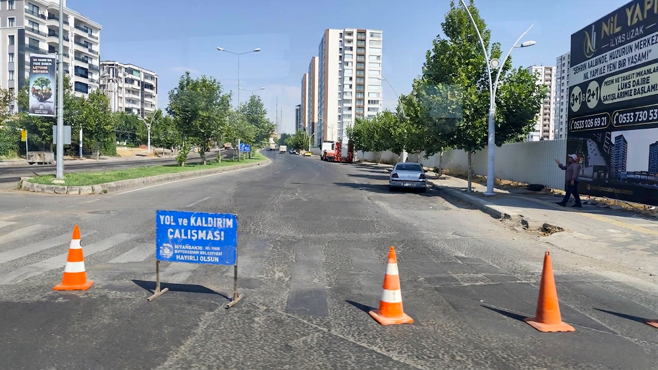 Diyarbakır'da bir cadde daha trafiğe kapatıldı