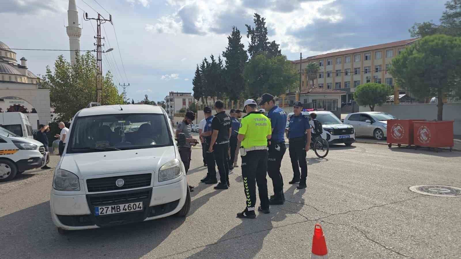 Gaziantep'te okul çevrelerinde asayiş uygulaması yapıldı