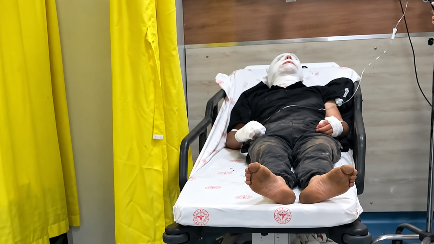 Cep Telefonu Patladı, 3 Kişi Hastaneye Kaldırıldı 1