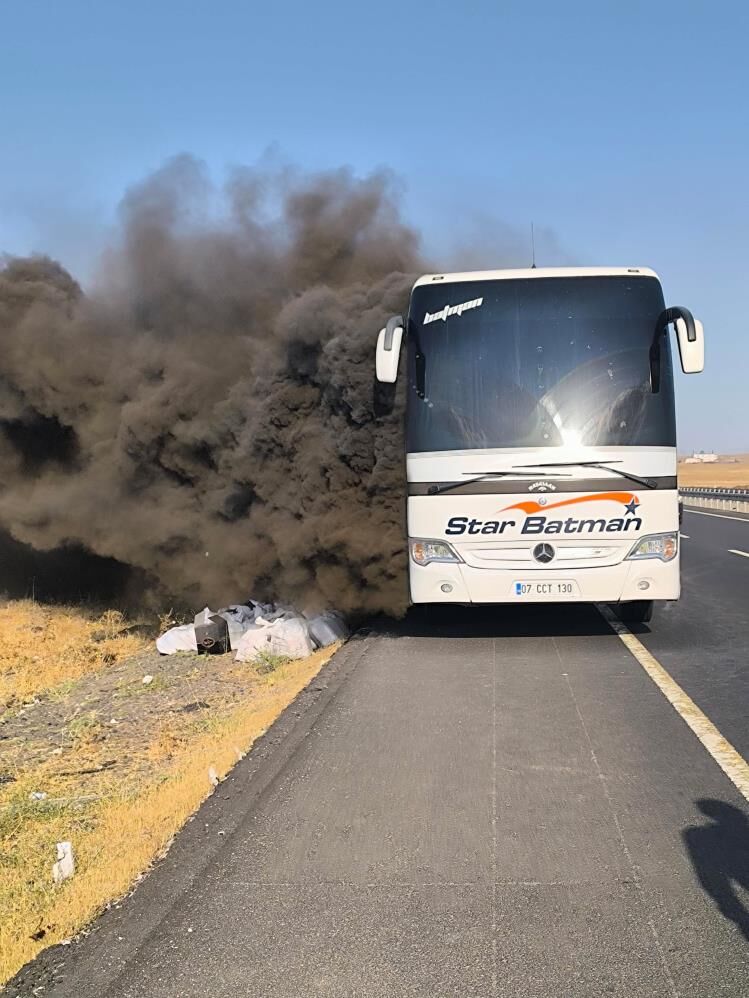 Diyarbakır Yolunda Yolcu Otobüsü Alevlere Teslim Oldu 3