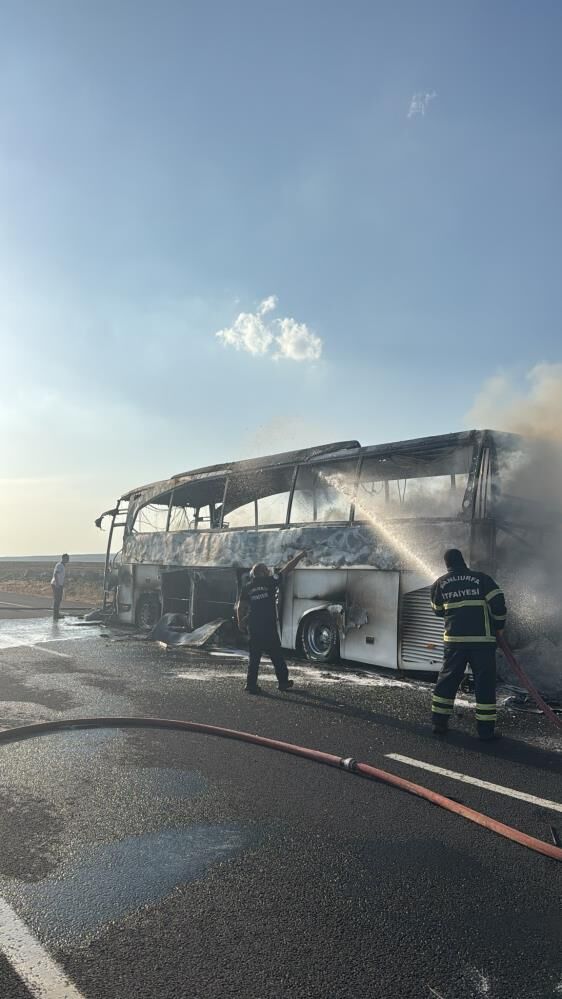 Diyarbakır Yolunda Yolcu Otobüsü Alevlere Teslim Oldu 7