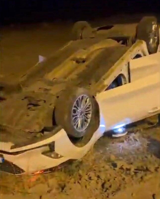 Diyarbakır'da Otomobil Takla Attı