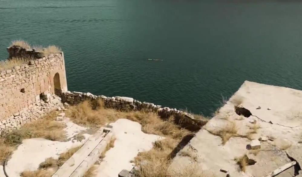 Fırat Nehri'nin Derinliklerinde Dikkat Çeken Görüntü Deri̇ngöz Görevde 1