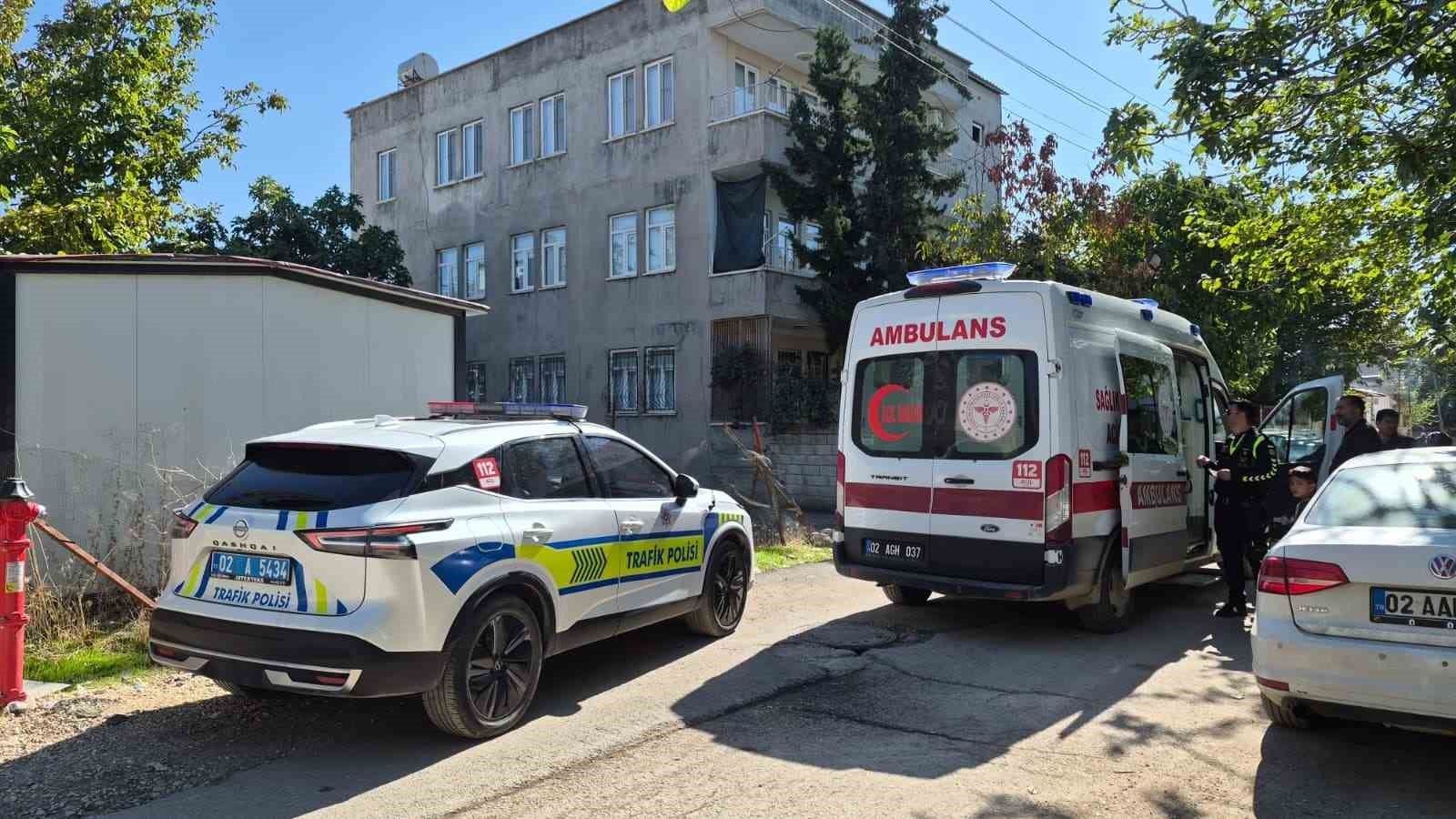 Adıyaman'da otomobilin çarptığı çocuk yaralandı