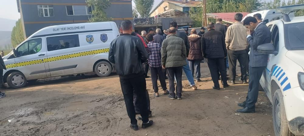 Diyarbakır'a Sınır Ilde Kardeş, Yenge Ve Yeğenlerine Ateş Edip Canına Kıydı 1