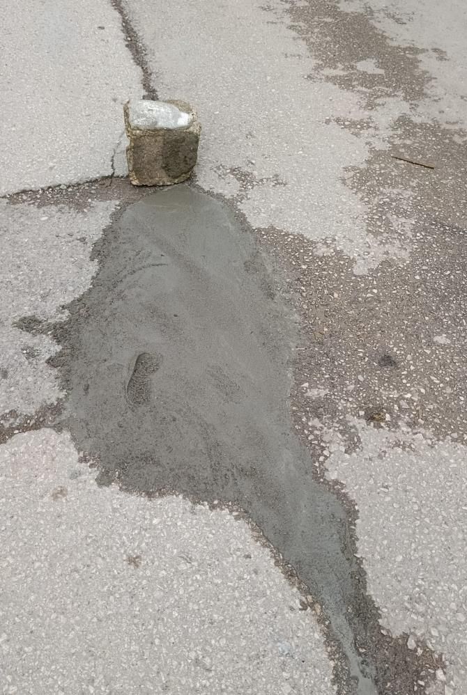 Vatandaşlardan Yol Tepkisi Çukurları Kendi Imkanlarıyla Kapattılar 1