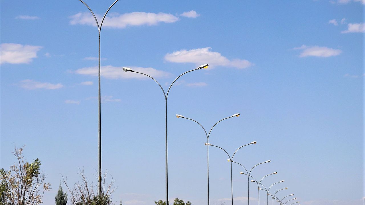Dicle Elektrik: Denetim nedeniyle 6 ilde sokak lambaları gündüz de yanacak