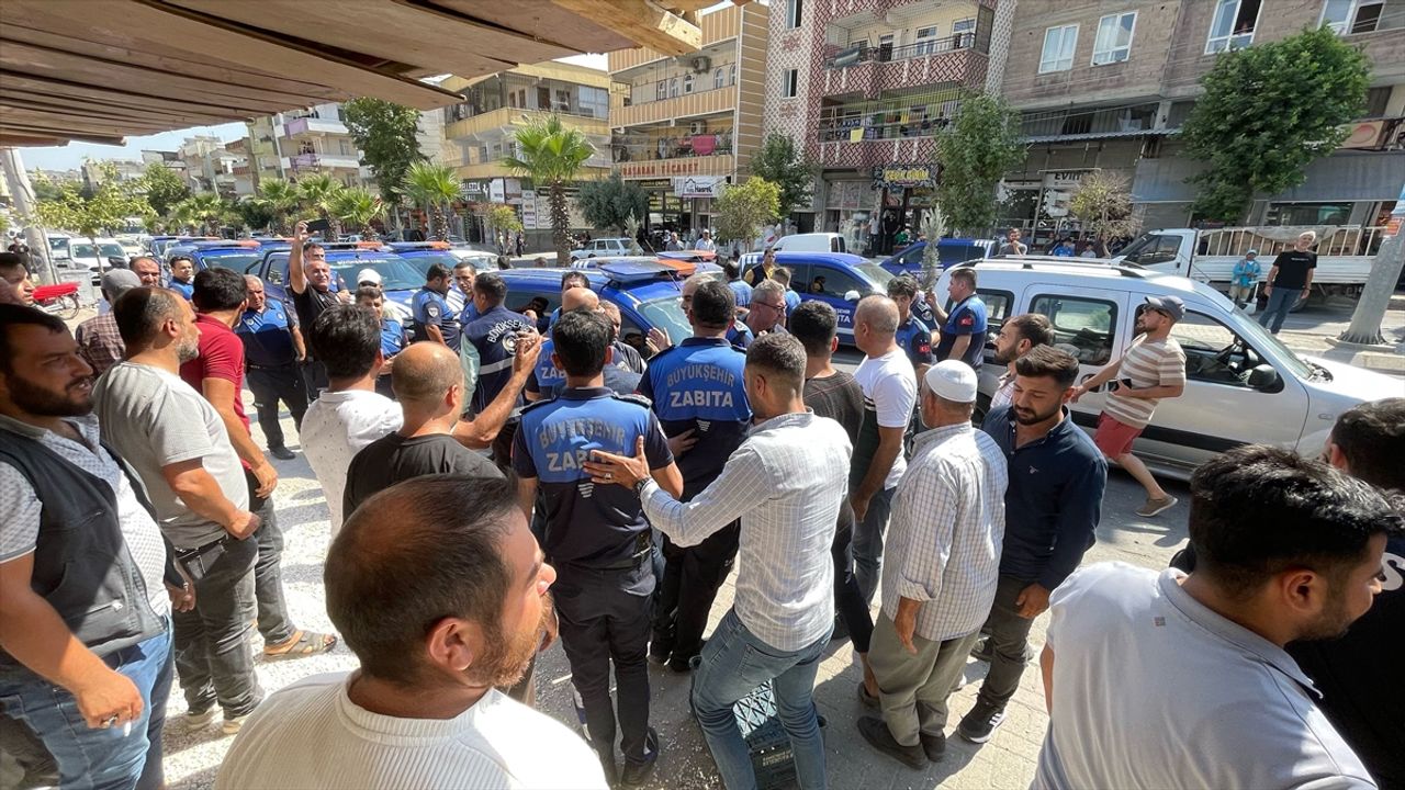 Şanlıurfa'da esnaf ile zabıtanın yer kavgasında 15 kişi yaralandı