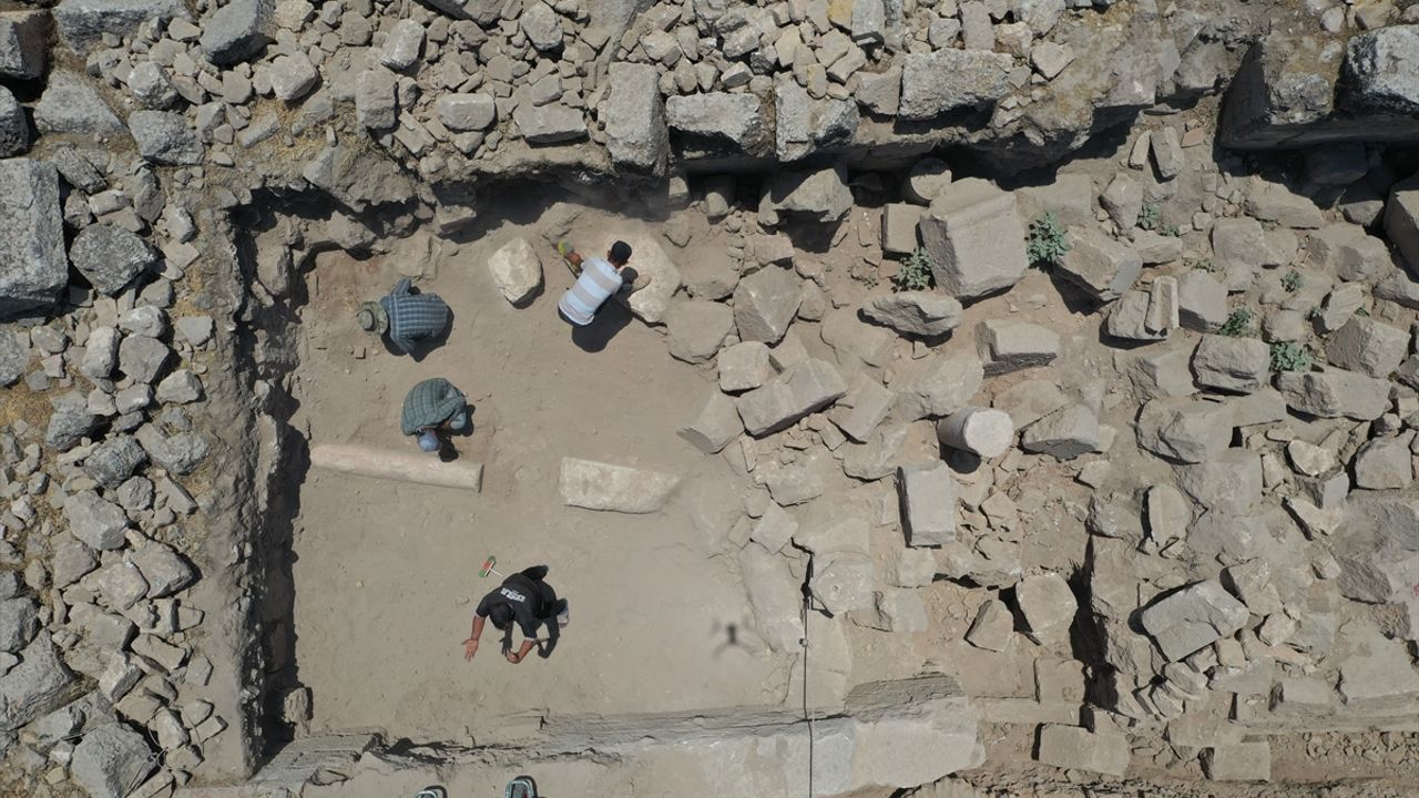 UNESCO Dünya Miras Geçici Listesi'ndeki Harran'da kilise yapısı ortaya çıkarılıyor