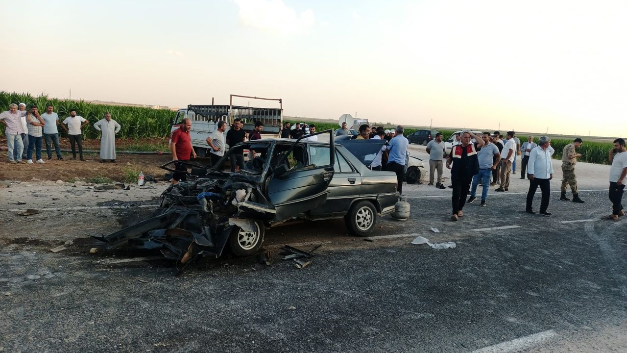 İki otomobilin çarpışması sonucu 5'i çocuk 9 kişi yaralandı