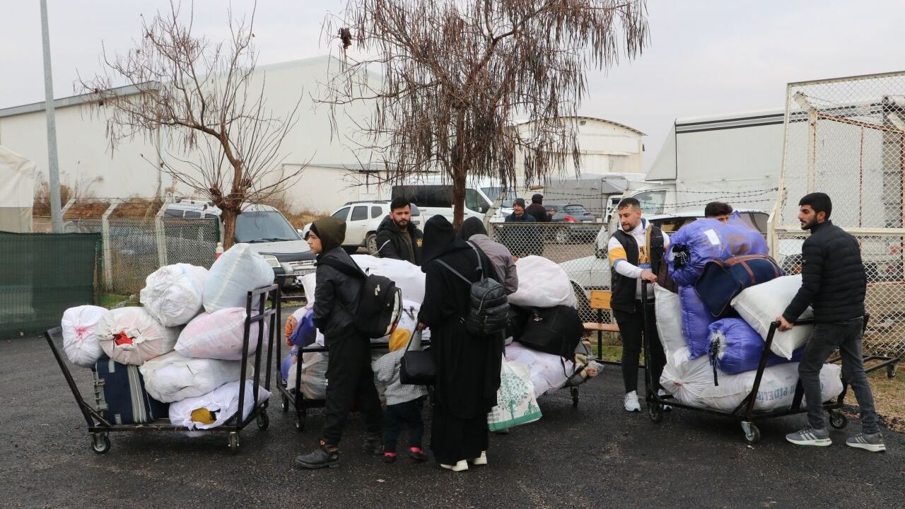 Türkiye'deki Suriyelilerin Kilis'ten ülkelerine dönüşü sürüyor
