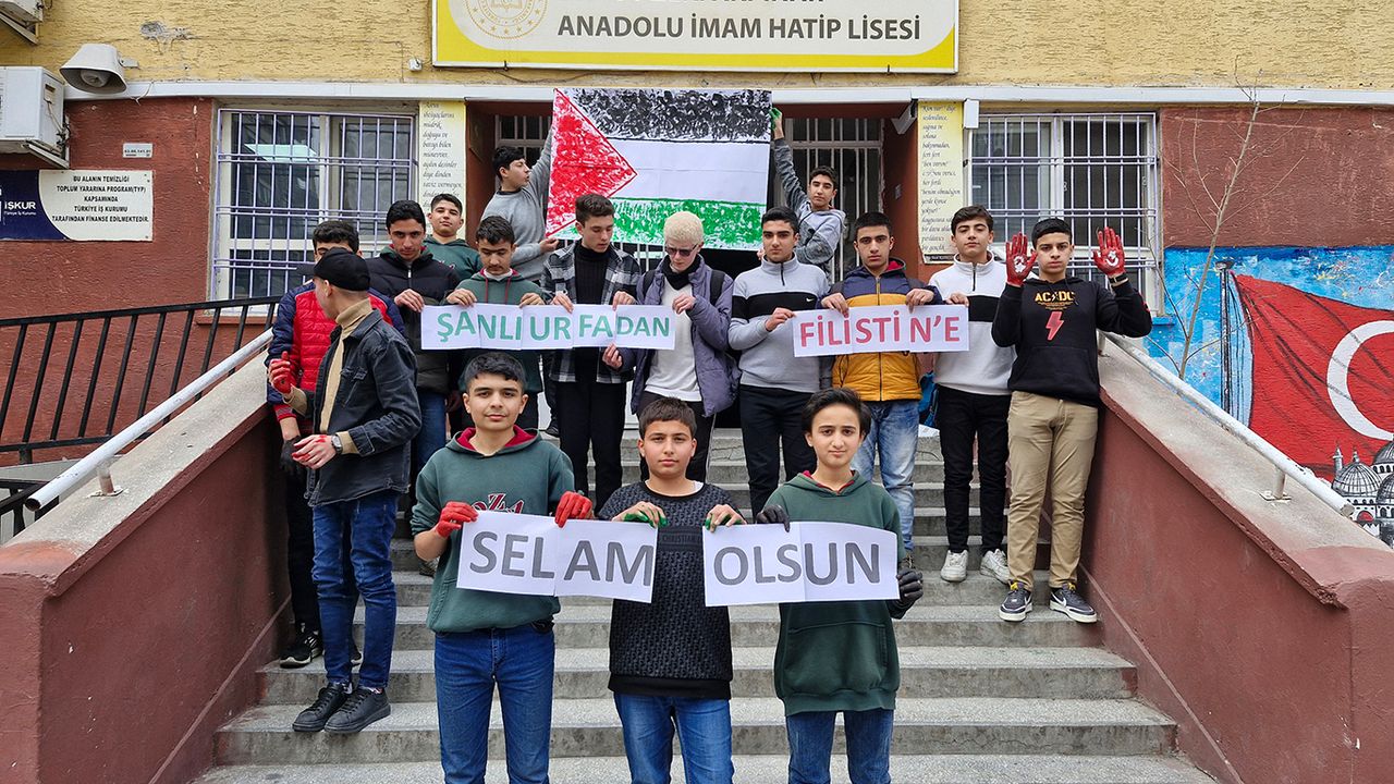 liseli Liseli öğrencilerden Filistin'e destek - Amed Haber | Diyarbakır Haber |  Diyarbakır Haberleri | Güncel | Siyasi | Ekonomi
