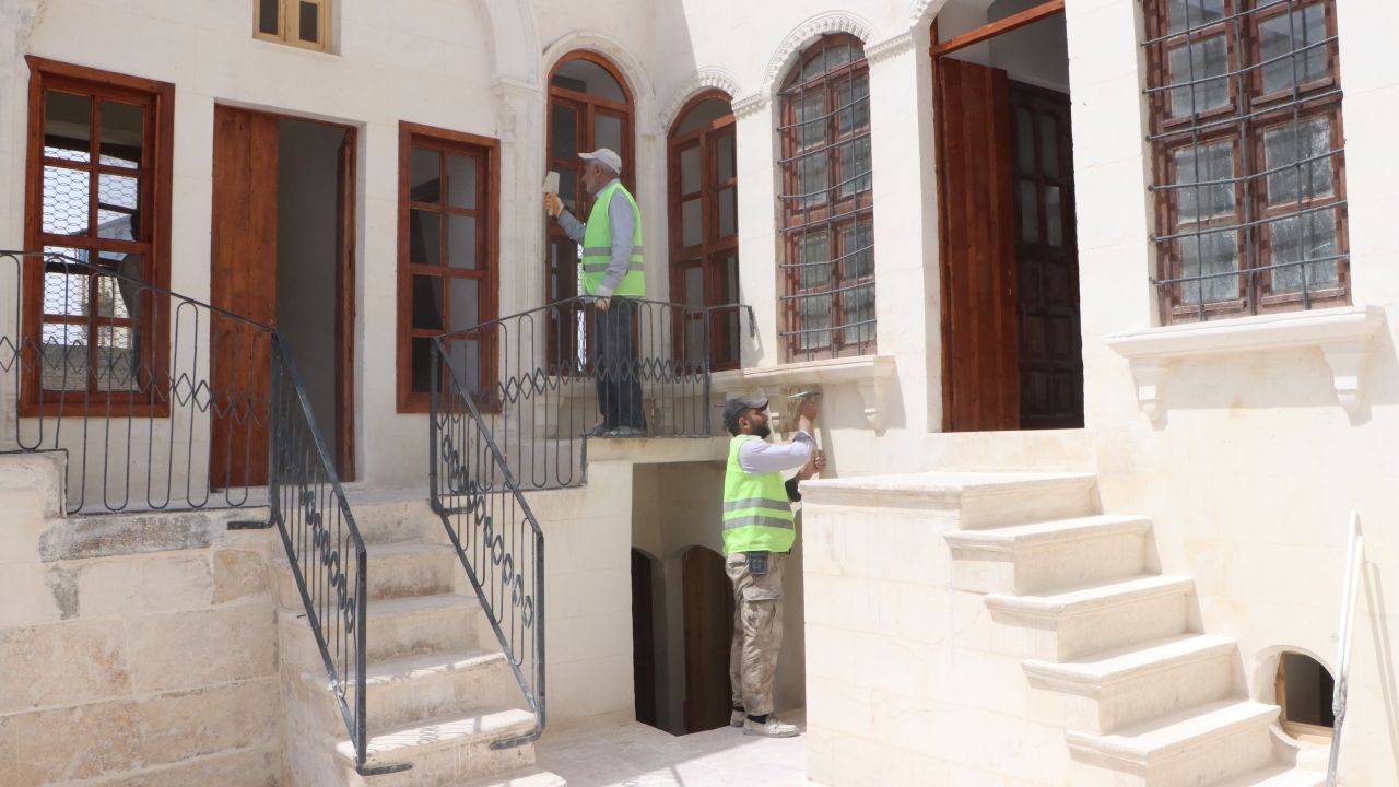 Kilis'te depremde hasar gören tescilli yapılar restore ediliyor