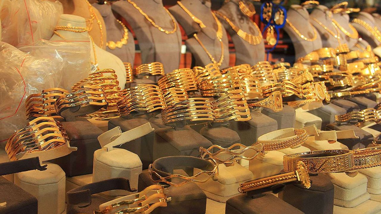 Altın artan gerilimle yükselişte