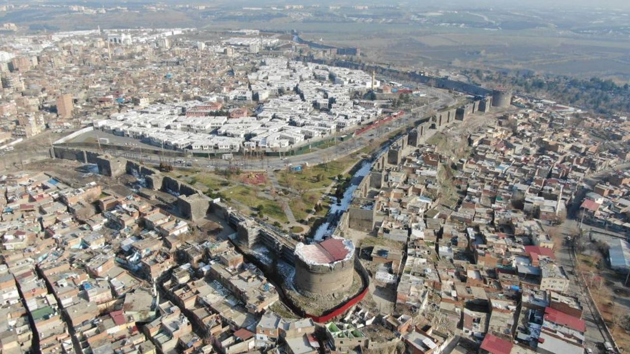 Diyarbakır yeni haftaya karanlıkla başladı Listesi de asıldı