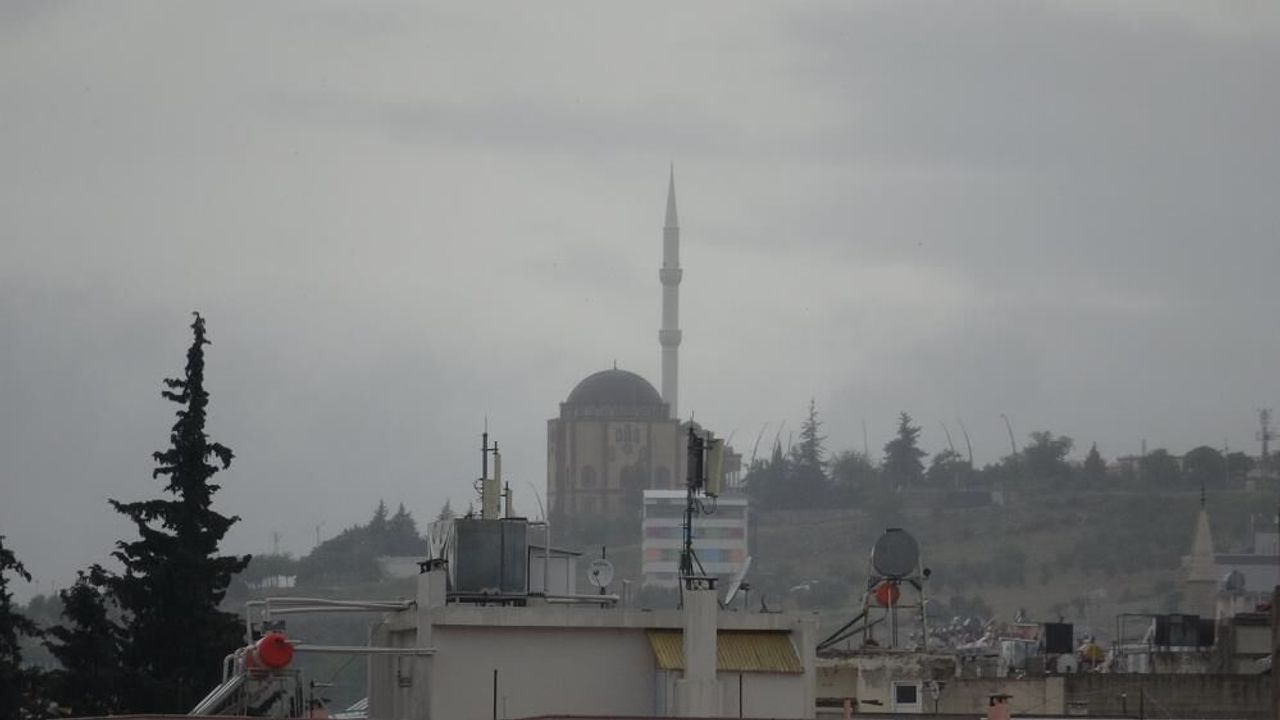 Kilis’te sağanak ve sis etkili oldu: Görüş mesafesi düştü