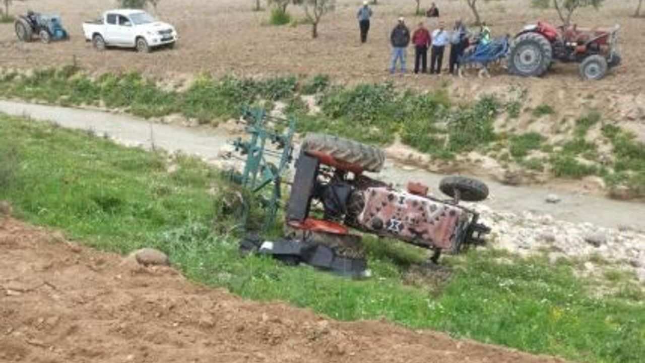 Kilis’te traktör devrildi: Sürücü hayatını kaybetti