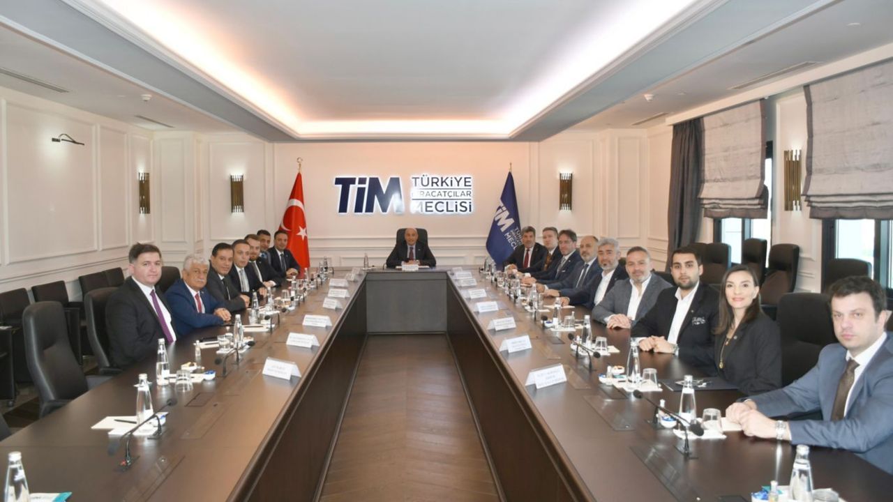 Halı sektörü milyar dolarlık hedef için yapay zeka destekli yazılım atağı başlatıyor