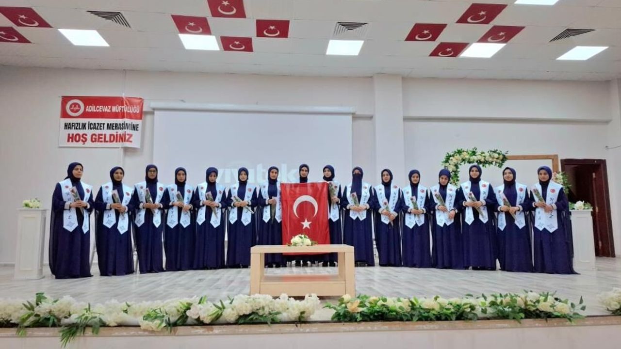 Adilcevaz’da 19 Öğrenci İçin Hafızlık İcazet Merasimi Düzenlendi