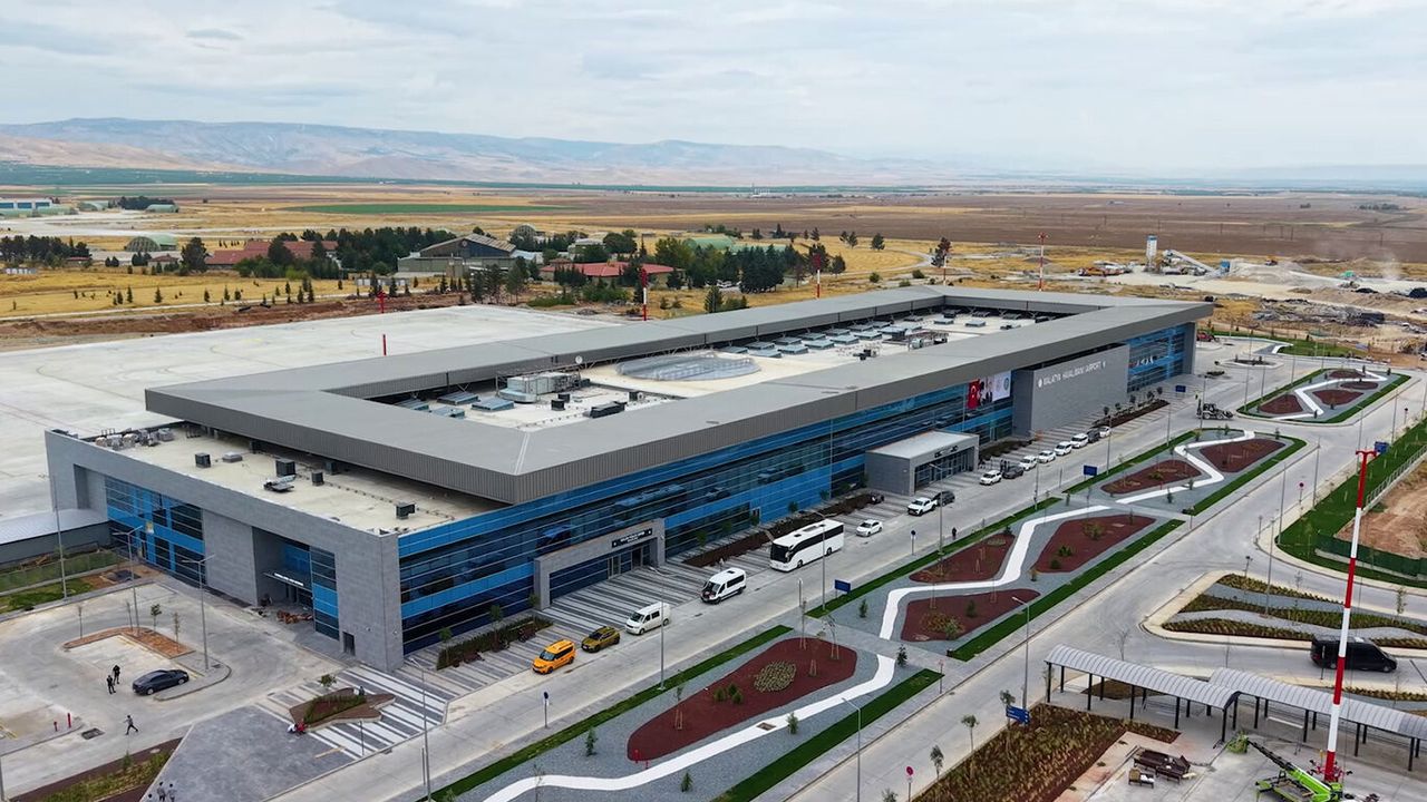Bakan Uraloğlu: Malatya Havalimanı yolcu kapasitesini 2 milyon 500 bine yükselttik