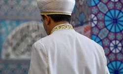 İlahiyat fakültesinden mezun olmayan imam olamayacak