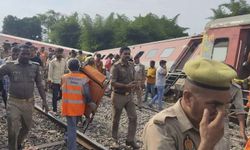 Hindistan'da tren kazası: 2 ölü, 20 yaralı