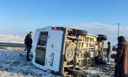 Li Dîyarbekirê serwîsa mamosteyan qeza kir: 1 jê giran 13 birîndar