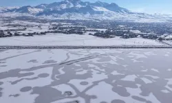 Van'daki Sıhke Gölü buzla kaplandı