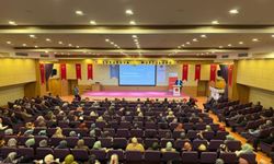 Adana'da "Ailede Çözüm Becerileri" konferansı düzenlendi