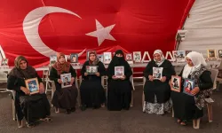 Diyarbakır Anneleri evlat hasretiyle nöbette
