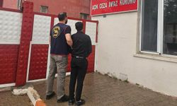 İnanılmaz bir olay! Hapisten kaçtı düğünde saz çalarken yakalandı