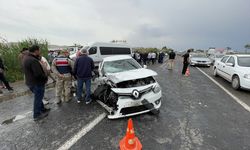 Şanlıurfa'da minibüs ile otomobil çarpıştı: 5 yaralı