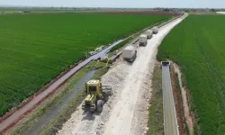 Şanlıurfa'da 50 kırsal mahallenin faydalanacağı yol yapılıyor