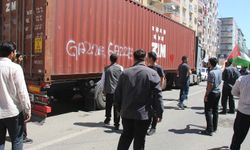 Diyarbakır'da siyonist rejimin destekçisi firmanın aracı protesto edildi