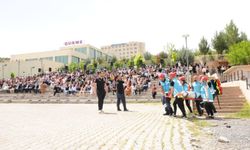 Mardin’de öğrenciler tarafından geniş çaplı bir tatbikat gerçekleştirildi