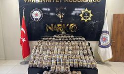 Van'da 84 kilogram esrar ele geçirildi: 2 tutuklama