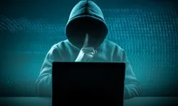 Yapay zeka asistanı gibi görünen zararlı yazılımlar kullanıcı verilerini çalıyor